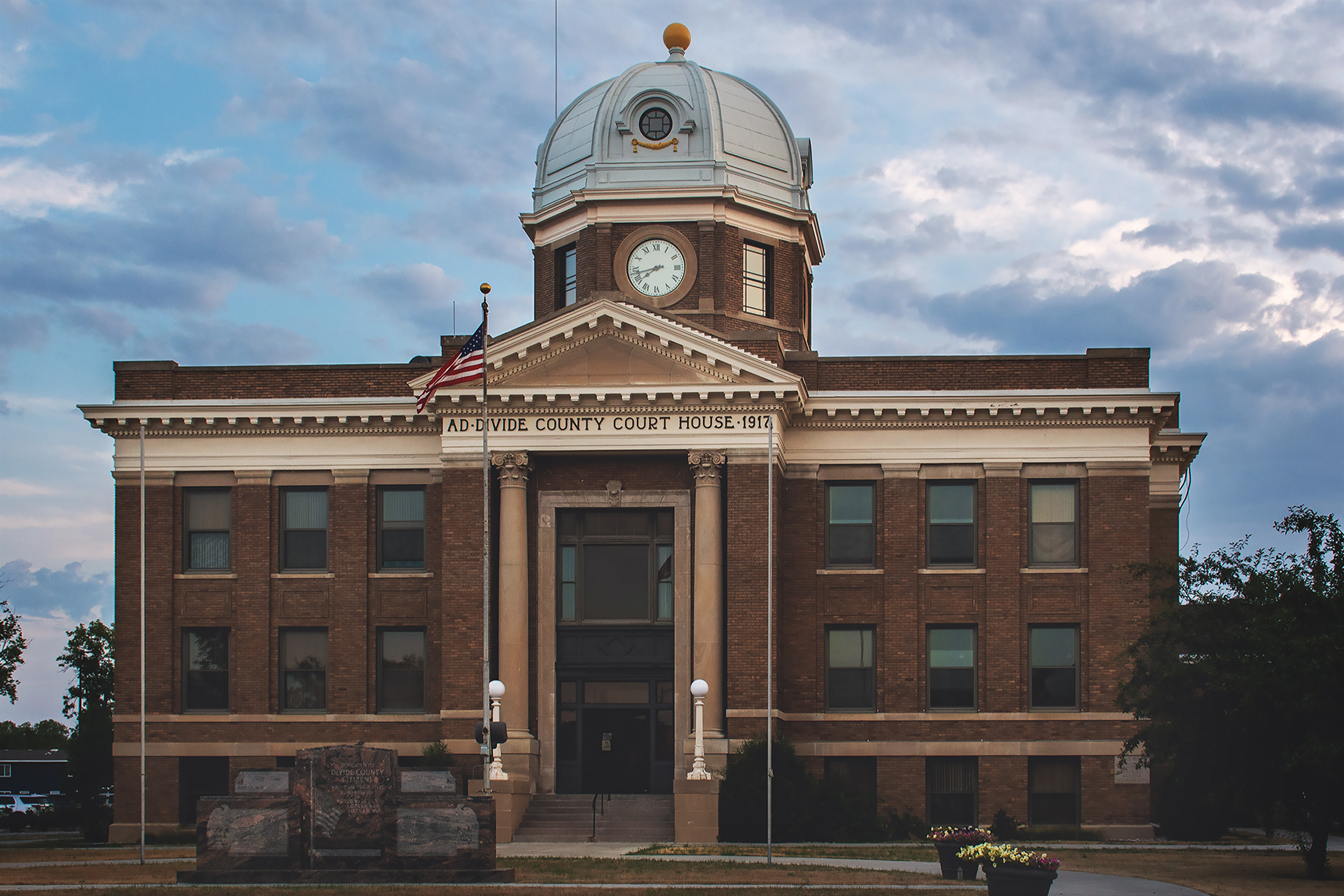 Divide County Courthouse